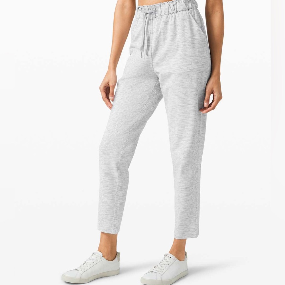 Lululemon on the fly 7/8 jogger